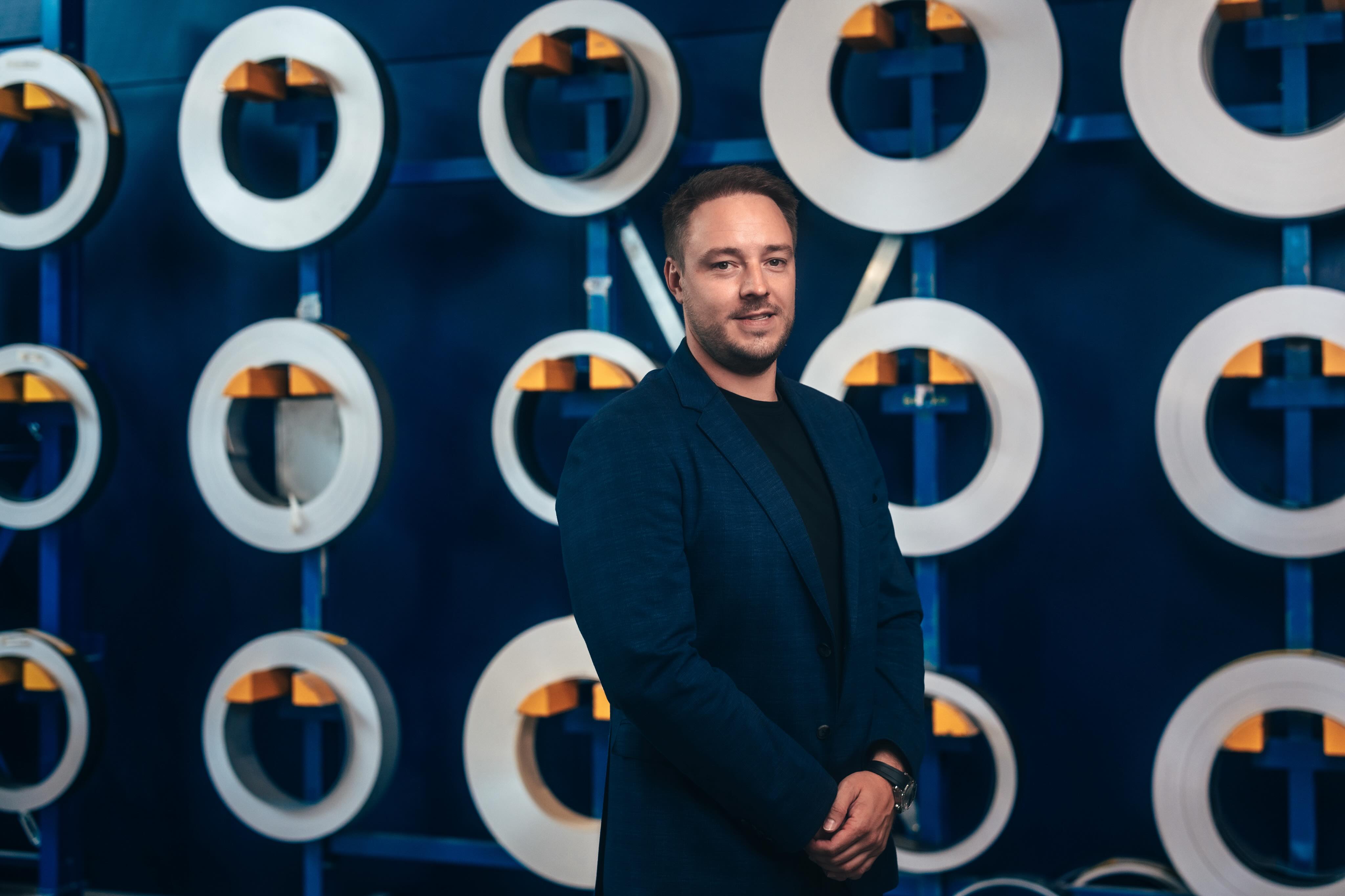 Radek Dufek, CEO společnosti LOMAX, ve výrobě