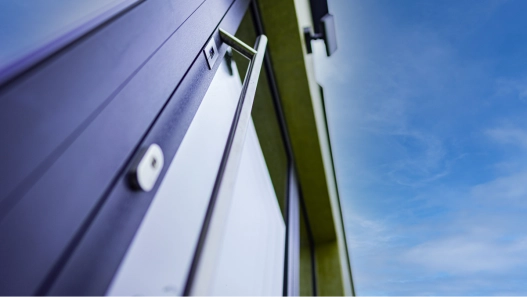 LOMAX Reference - Vchodové hliníkové dveře