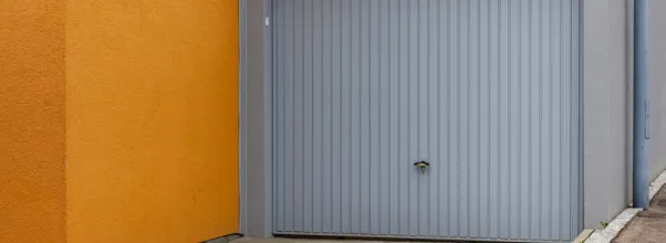 Výklopná garážová vrata